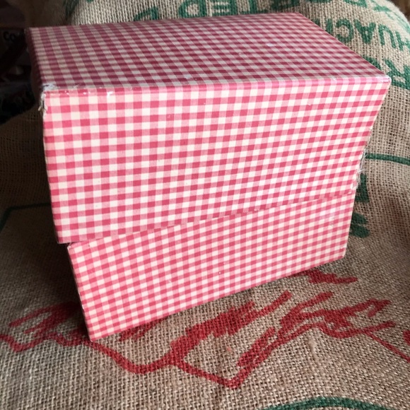 Box of Assorted Creative Patterns Vintage Sewing Crafts - Picture 7 of 8